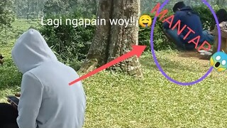 VIRAL vidio hot  Keciduk disemak -semak 😄🤤 lagi ngapain tuh?