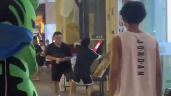 以前打架双方都是硬抗，现在打架双方都是硬讹