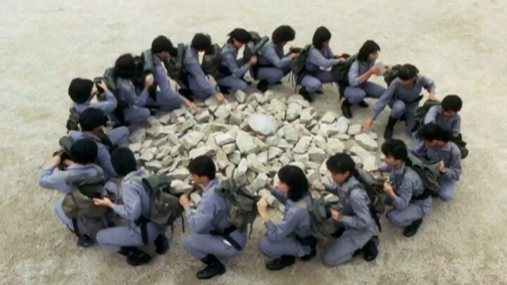 A female soldier even came up with a crooked idea while moving stones.