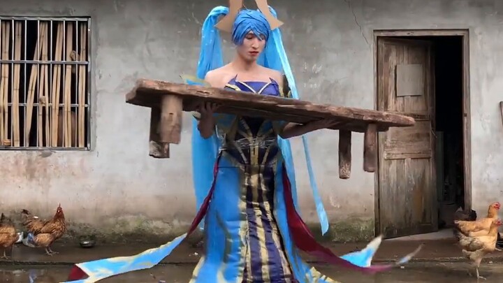 Langit-langit video crossdressing!