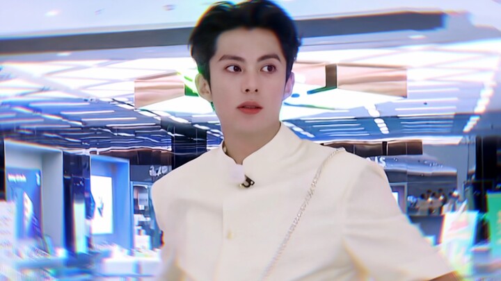 Mengejutkan! Begitu episode Running Man ini tayang, alun-alunnya langsung dibanjiri pujian karena di