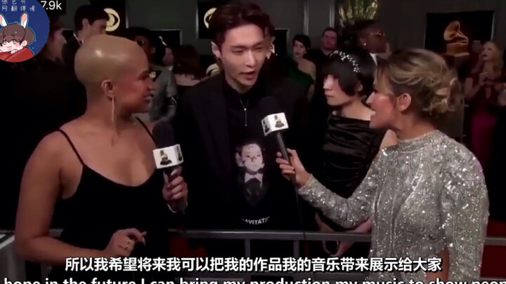 จางอี้ซิงร่วมงานแกรมมี่และให้สัมภาษณ์ พร้อมคำบรรยายสองภาษาจีน-อังกฤษ