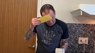 A British netizen with Tourette syndrome made his own chicken lasagna at home