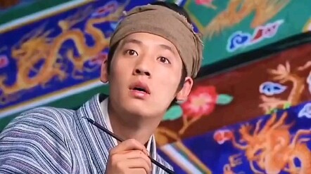 The Painter Eavesdrops on the Emperor’s Conversation—Now He’s in Big Trouble!