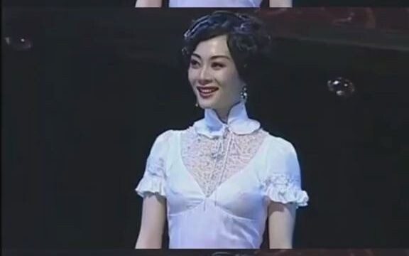 "Apakah kamu kenal Chen Shu?" "Ya, dia sangat menawan."