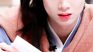 Sao lại đẩy cho tôi? Đẩy cho nhà sản xuất phim cổ trang đi!