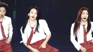 F(x) Seoul Concert La chA TA Live｜Victoria Song Qian Straight Shot