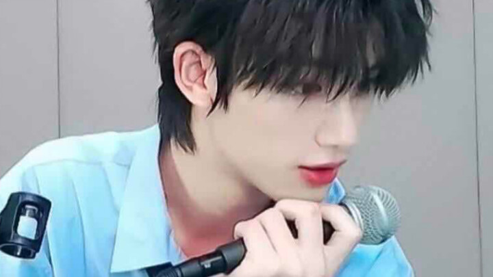 【ติงเฉิงซิน】ไลฟ์เต้นสไตล์ญี่ปุ่น! ว้าว ไม่เคยเห็นเอวบางขนาดนี้มาก่อน!