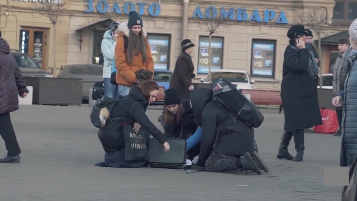 รัสเซียทดสอบสังคม : เมื่อมีคนแย่งเงินของคนตาบอดไป ช่วรัสเซียจะทำยังไงนะ