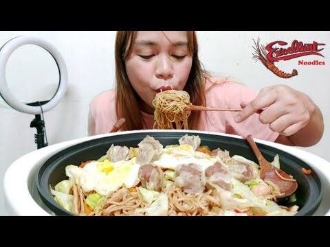 STIR FRIED EGG NOODLES WITH CHINCKEN AND SIOMAI MUKBANG (EXCELLENT NOODLES)