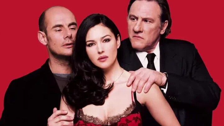 Dewi seksi Italia tampil berani, banyak orang yang menonton langsung bilang sangat puas (bagian bawa