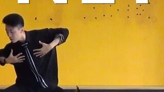 [บริษัทเต้นรำหนาน] ฮันนี่ จางอี้ซิง เลียนแบบการเต้นรำ