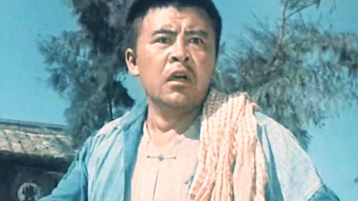 “เจ้าของที่ดีต่อพวกคุณขนาดนี้ แต่พวกคุณยังคิดจะก่อกบฏอีกเหรอ?” เจ้าของที่ดินในอดีตนั้นช่างไร้ยางอายจ