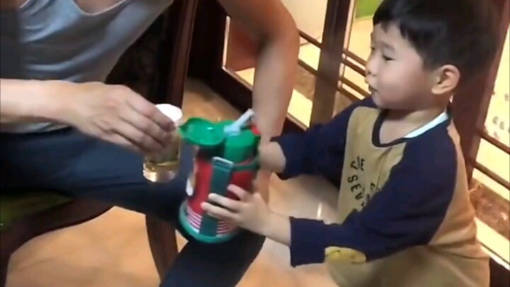 Saya sangat curiga anak-anak dari Tiongkok Timur Laut memang sudah pandai mengobrol sejak lahir