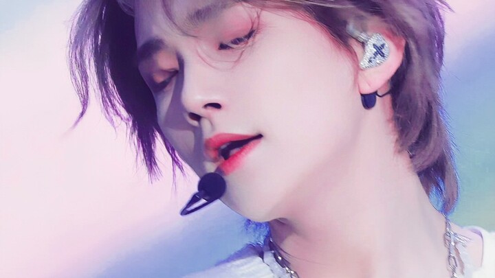【ฮงจีซู】ก็แค่คลิกเข้ามาแล้วโดนความหล่อของหน้านี้สะกดเท่านั้นเอง