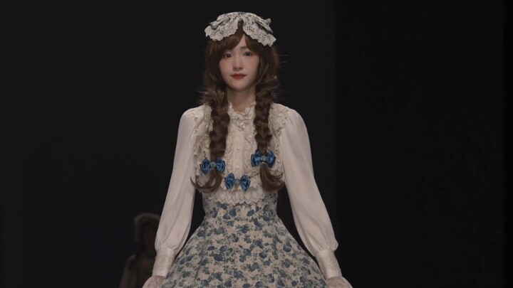 Cute, Kawaii Lolita Beauty Girl Struts the Runway