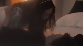 Gadis itu dikirim keluarganya ke ranjang pria tua jelek,tapi ternyata CEO tampan