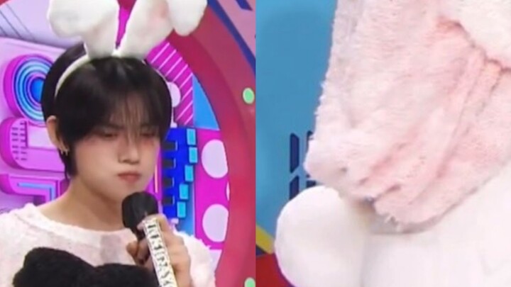 Tai thỏ và đuôi thỏ của Choi Yeonjun đã không thể giấu được nữa!