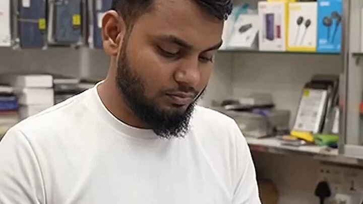 যে নিজেকে এমন ভাবে বদলাও
