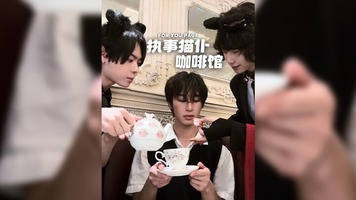 A “butler cat servant café” in South Korea ☕️