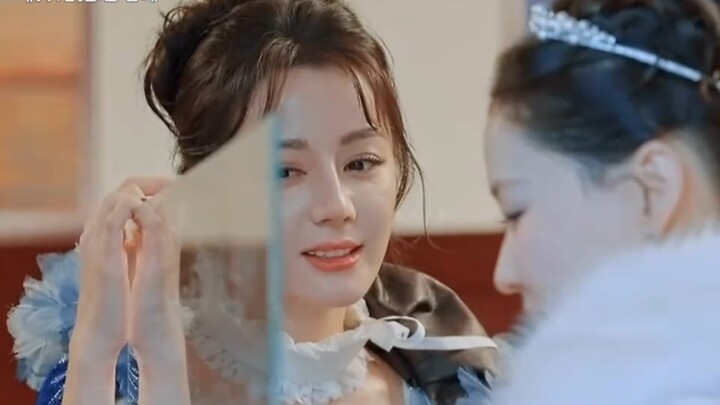 Zhou Keyu talks so sweetly, even Dilraba Dilmurat can’t help but crack a smile!