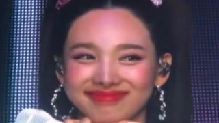 [TWICE]兔始终还是对师妹们下手了哈哈