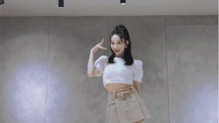 Idols in the Chinese entertainment industry truly excel at… being the first to outdo themselves!!! |