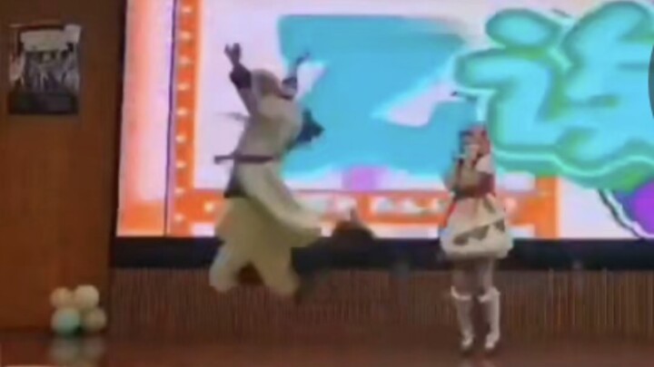 شوهدت تيانما سي في هذه الحلقة ولم تجد السروال الداخلي بعد!