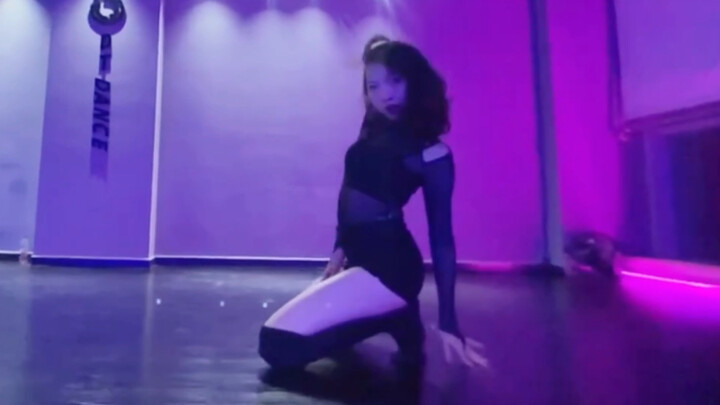 狠狠缠绵住了！就是差一双high heels哈哈哈Under the influence/程程编舞