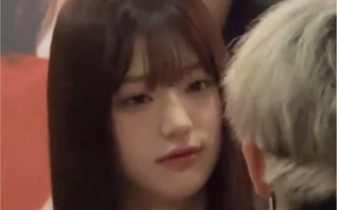 I was totally captivated by Jang Won-young’s face for a full minute… #JangWonYoung #EvenIfYouPauseRa