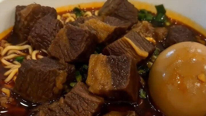 บะหมี่กึ่งสำเร็จรูปในร้านสะดวกซื้อตอนดึก จากฮิตสุดๆ จนถึงห่วยสุดๆ! คุณจะเลือกกินแบบไหน?