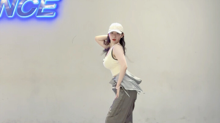 ชอบท่าเต้นที่ทั้งสวยทั้งหล่อ