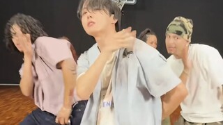 ดูให้สะใจครั้งเดียว! รวมคลิปชาเลนจ์ห้องฝึกซ้อมเพลง "KILLIN' IT GIRL" ของจองโฮซอก