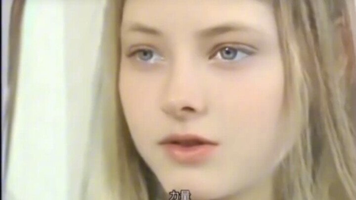 17-year-old Jodie Foster reenacts that iconic scene—her raised eyebrow, I could watch it a hundred m