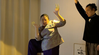 Múa phong cách Đôn Hoàng tôi cũng biết đó, hôm nay chỉ thua ở phần ánh sáng thôi, nếu không với thực