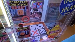 Scary Mystery Ball Claw Machine!