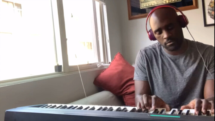 The almost perfect piano interpretation of "Moon".