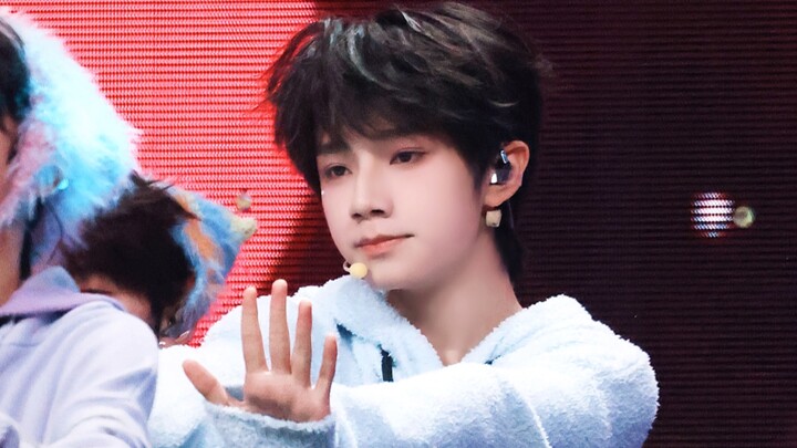 【TF家族王橹杰】活捉到舞蹈精灵一枚 小杰正在以秒速五厘米的速度直击你心里💘丨《para para sakura》双机位focus