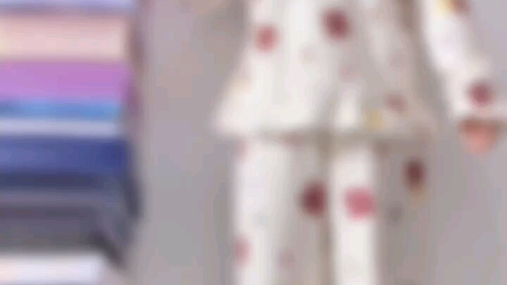 Why are you keeping your distance? I’m just here to crack jokes—I’m not trying to mess with you!