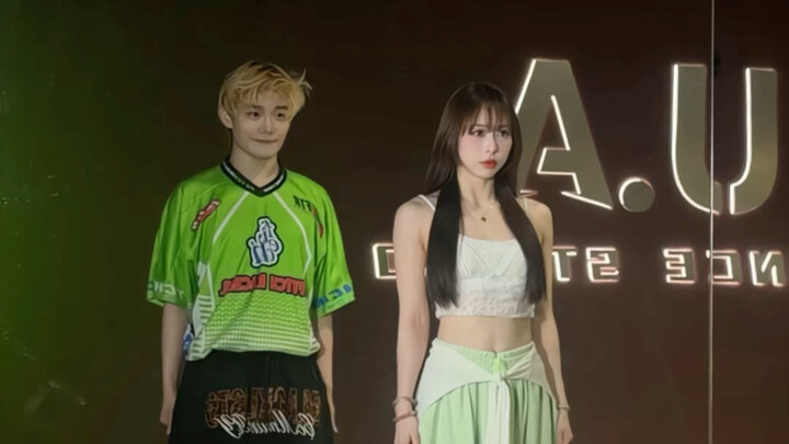 Today's full-chorus mirror-speed cover of aespa's "Lemonade" comeback.
