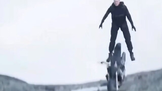 "Nhiệm vụ bất khả thi 7" 6 lần gây sốc! So sánh cảnh xe nhảy khỏi vách đá của Tom Cruise ngoài đời t