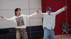 Behind the scenes of Hwang Hyunjin and Lee Junho's dance challenge