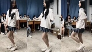 [Suzuko] 15-year-old school flower, dancing Korean dance in the classroom?