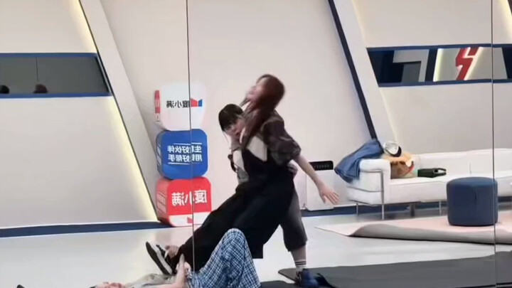 So that’s why your ultimate moves are the result of countless practices #WangFeifei #MengJia#Sisters