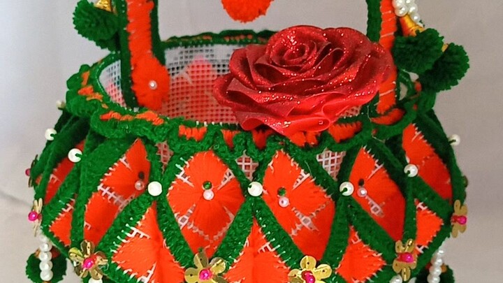 “手工钩针篮子 🧶✨ 用心制作”