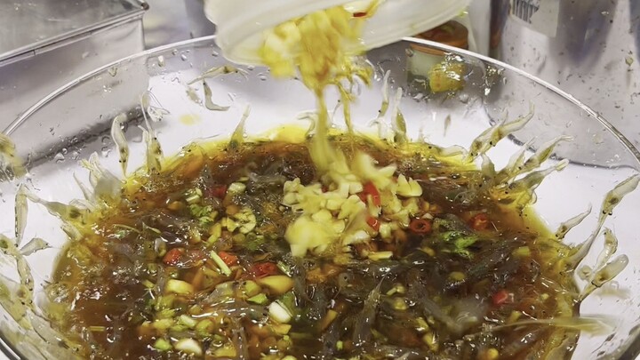 กุ้งกระโดดจากตลาดกลางคืนที่ไทย หมักเสร็จแล้วฉันจะไปดูเธออีกที