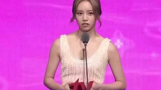 Con chó tốt bên crit ngọt ngào! Gou Huan nhìn bạn gái cười siêu ngọt trên khán đài