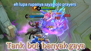 Tank  bot  banyak gaya