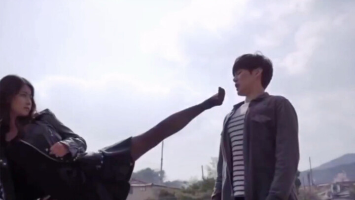 فتاة شريرة ترتدي جوارب سوداء تستعيد ذاكرتها وتبدأ بالانتقام!