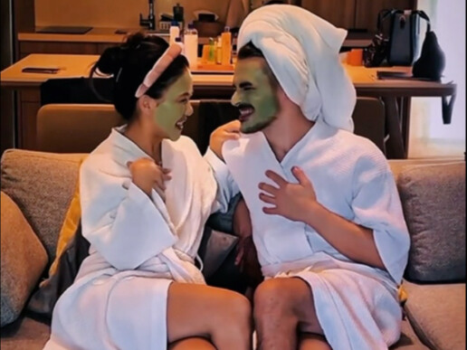 “ความรักจะยืดตัวขึ้น และก็จะก้มตัวลง”